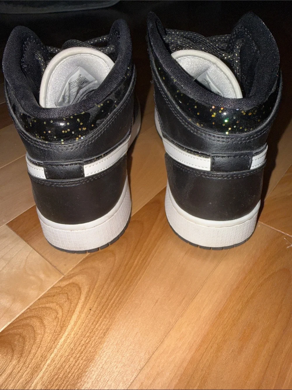 Air Jordan 1 Mids Black Gold Glitter High-Top Sneakers 7Y/W9 EUC